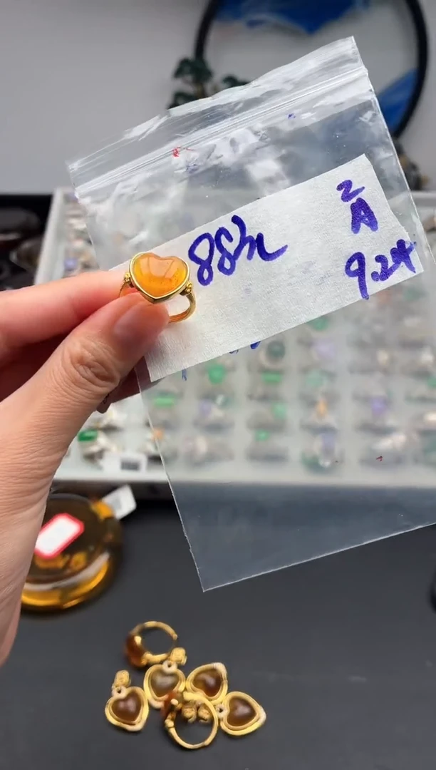 琥珀颈饰未镶嵌毛货需精细抛光+发货拍一发一