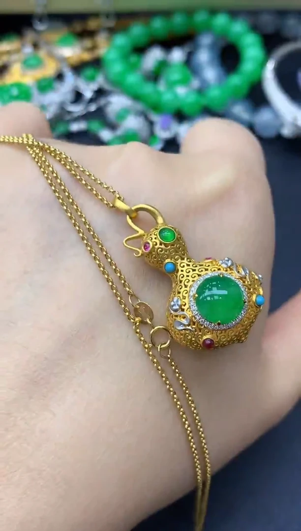 颈饰18K金镶嵌翡翠488-中国好珍宝