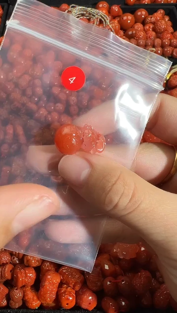 颈饰未镶嵌南红玛瑙1