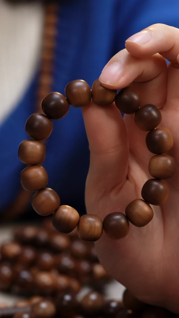 檀香木手串/手链民特价老山檀香13*14老型单圈沉水微瑕