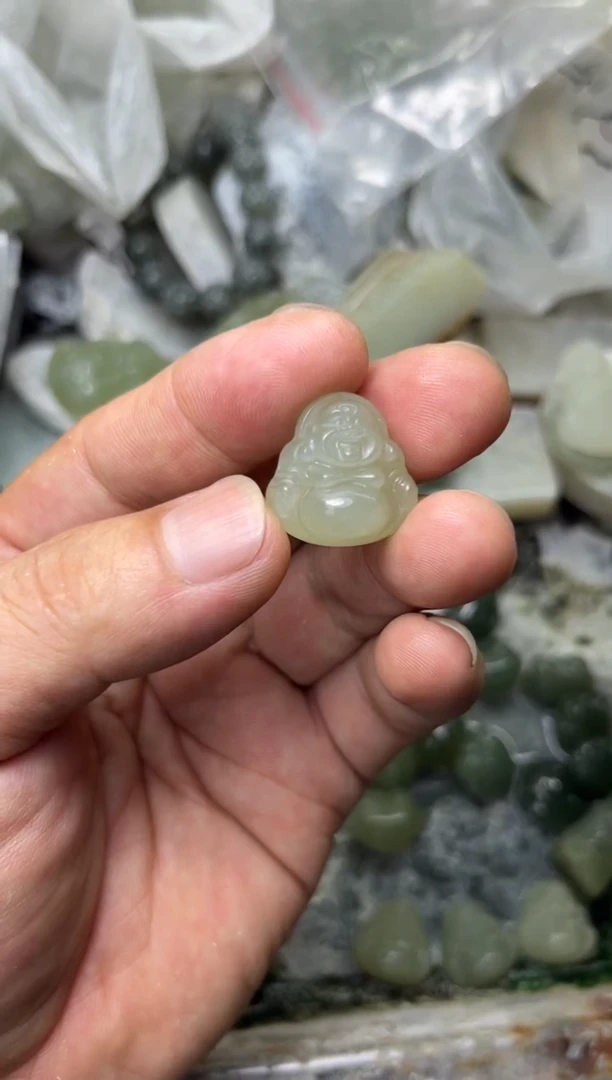 和田玉未镶嵌颈饰1