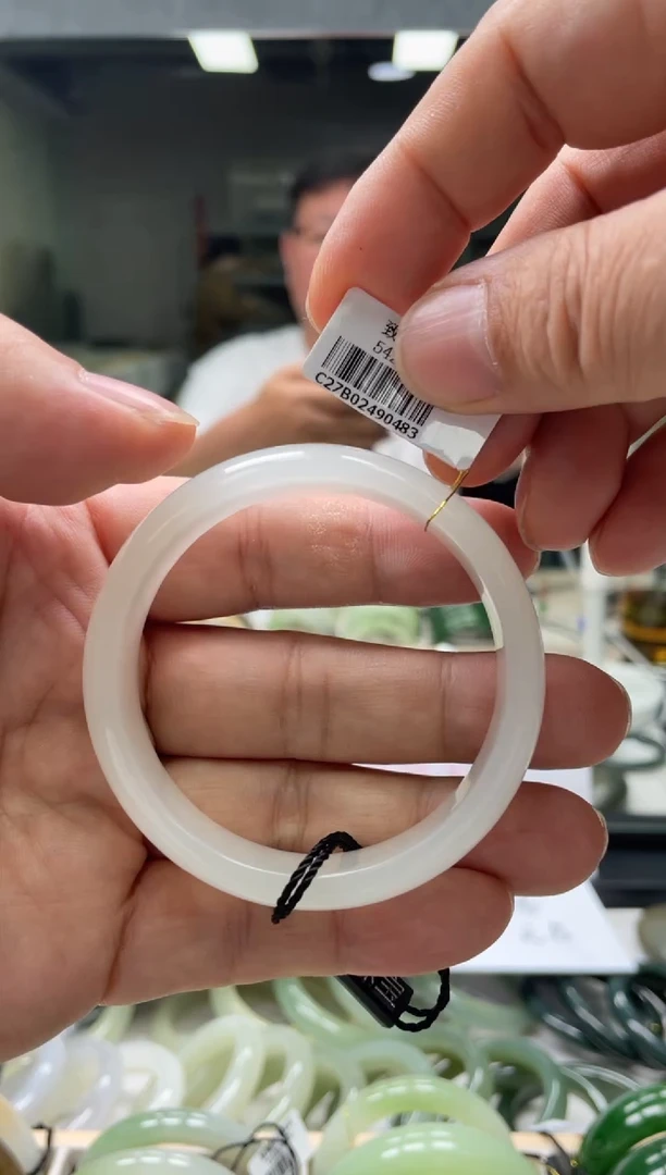 【闪购商品】和田玉手镯未镶嵌编码 0483圈口55-56