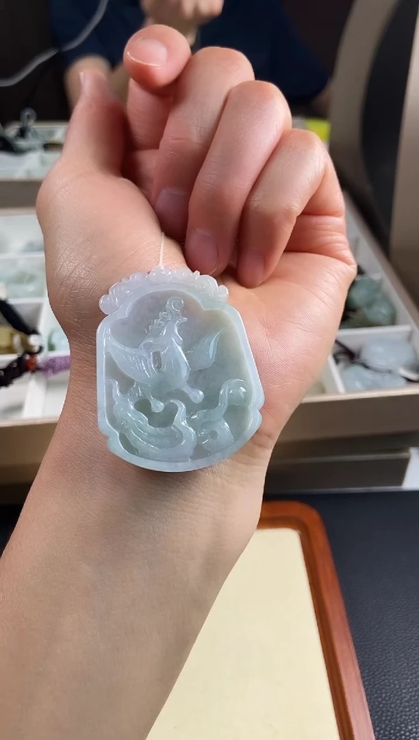 翡翠未镶嵌颈饰吊坠