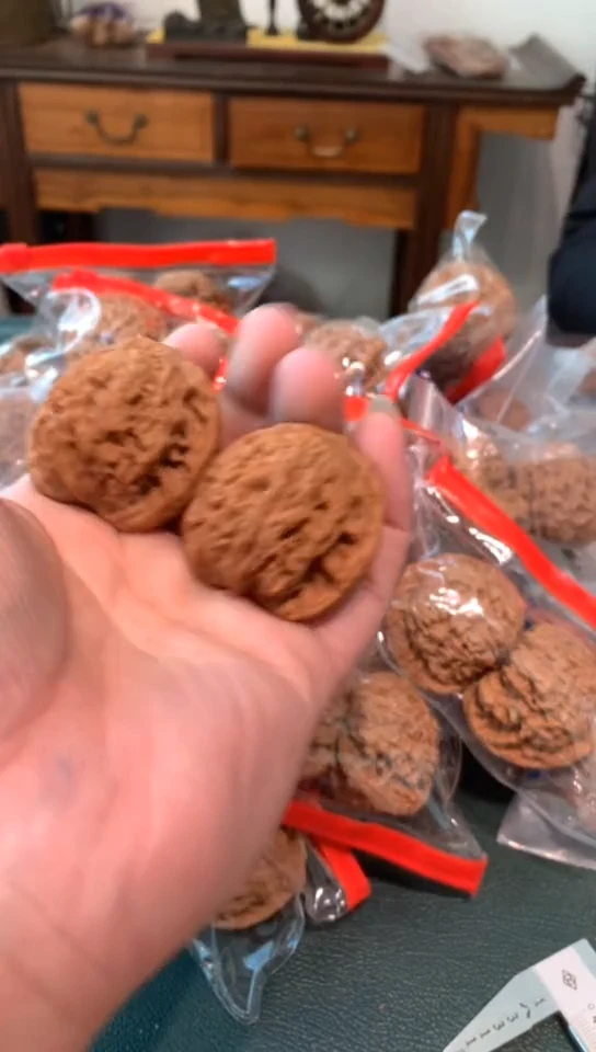 【闪购商品】文玩核桃吊坠虎头核桃