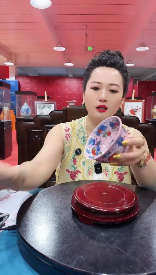 陶瓷红稀土瓜果碗