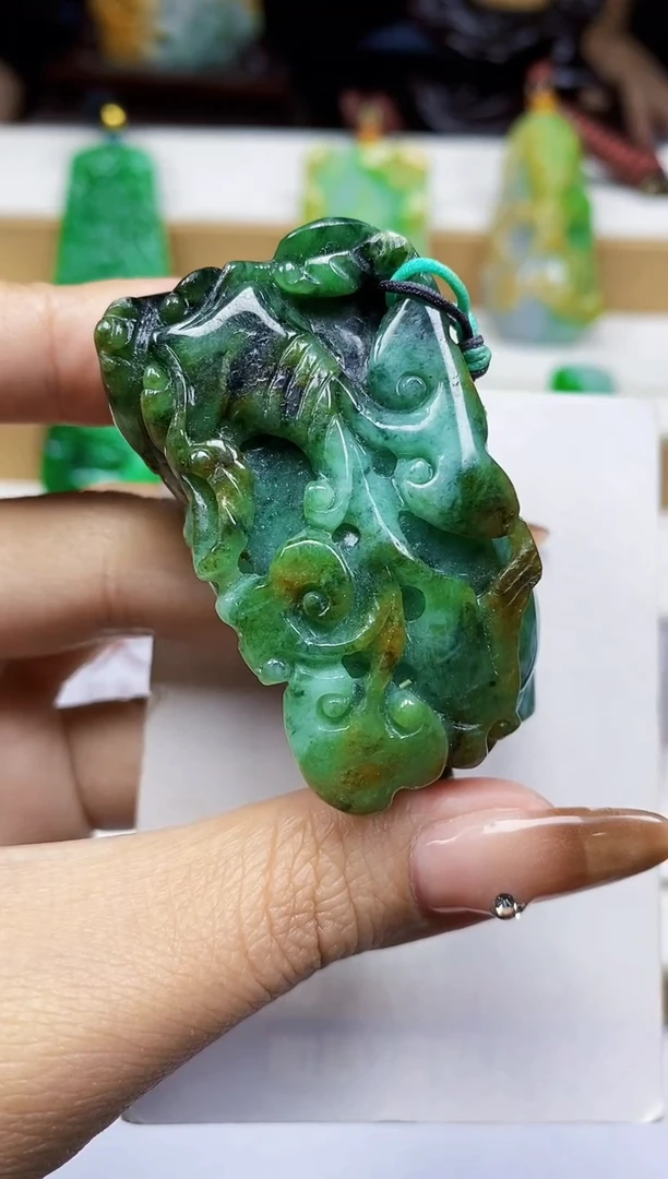 颈饰未镶嵌翡翠翡翠A货