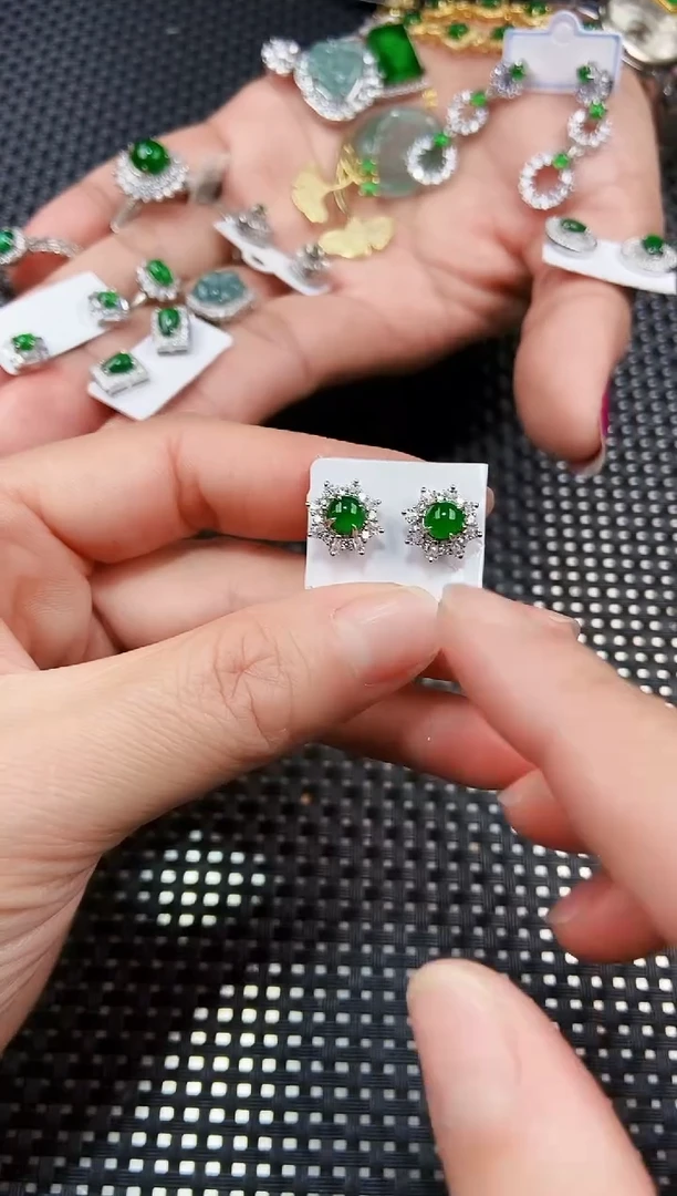 【闪购商品】翡翠耳饰未镶嵌11111111