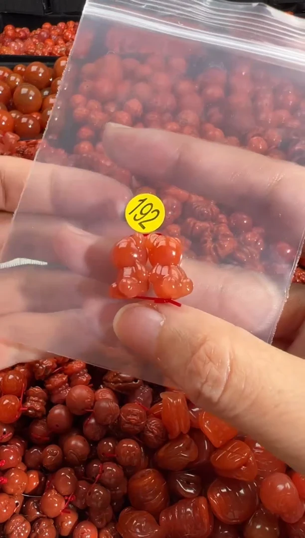 颈饰未镶嵌南红玛瑙1