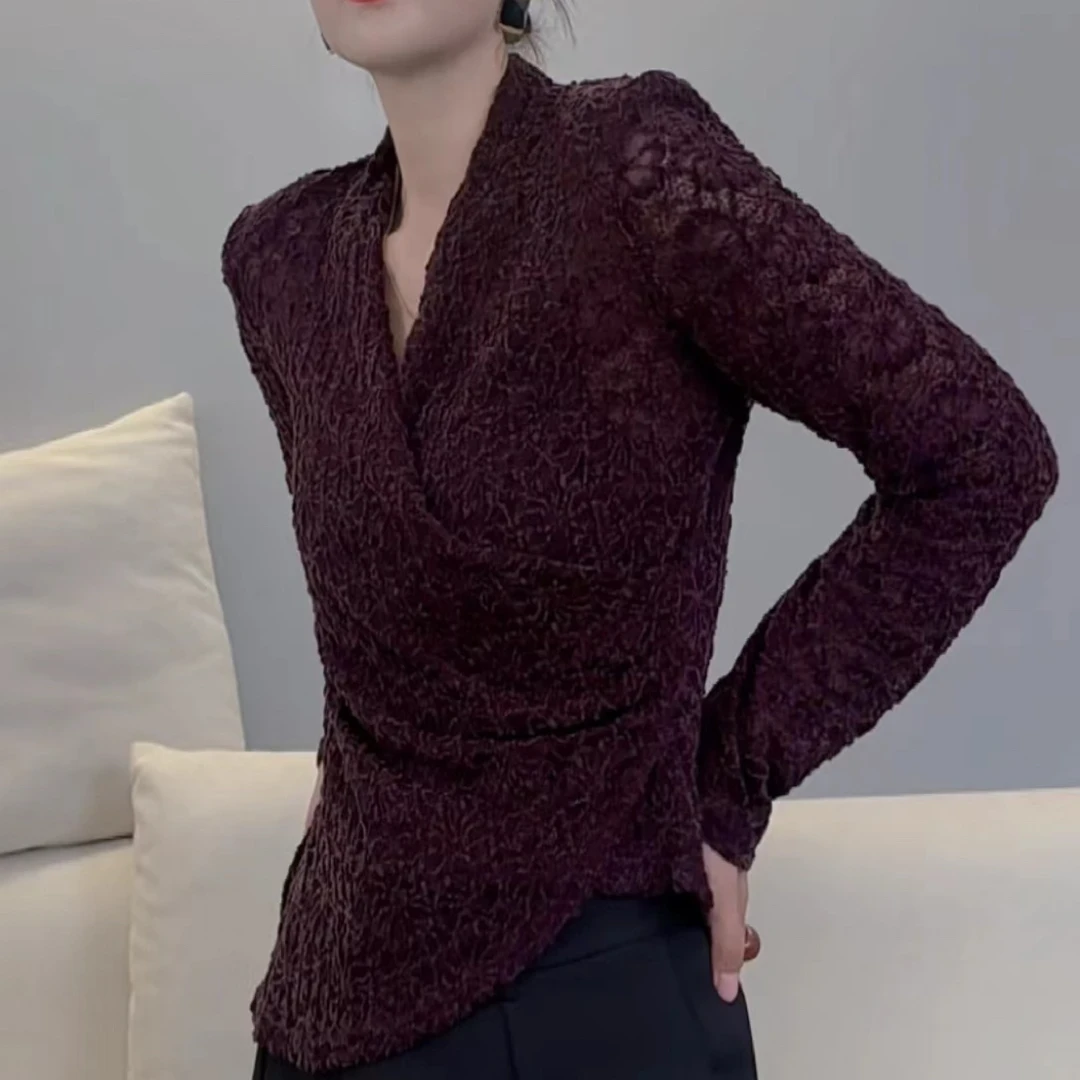 大码女装高级感洋气长袖T恤内搭2025秋季新款交叉V领显瘦别致上衣