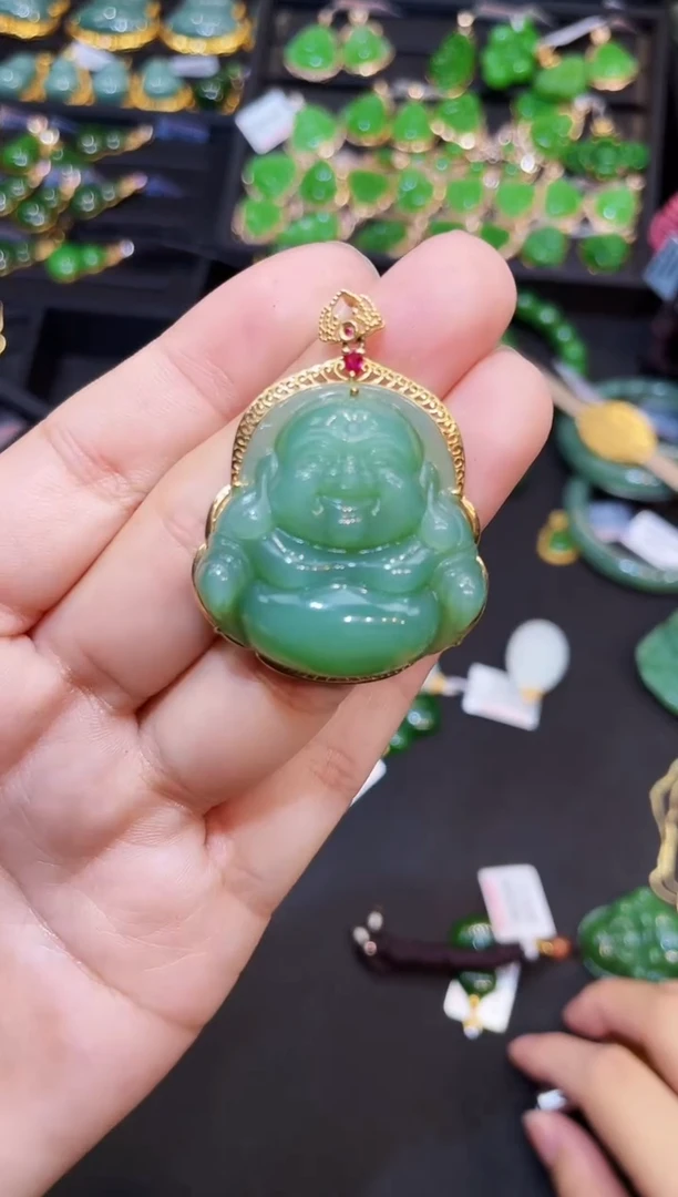 和田玉18K金镶嵌吊坠(赠链)33MM 多样性发一