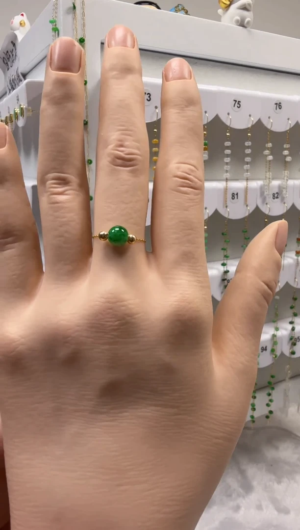 18K金镶嵌戒指翡翠缅甸天然A货翡翠