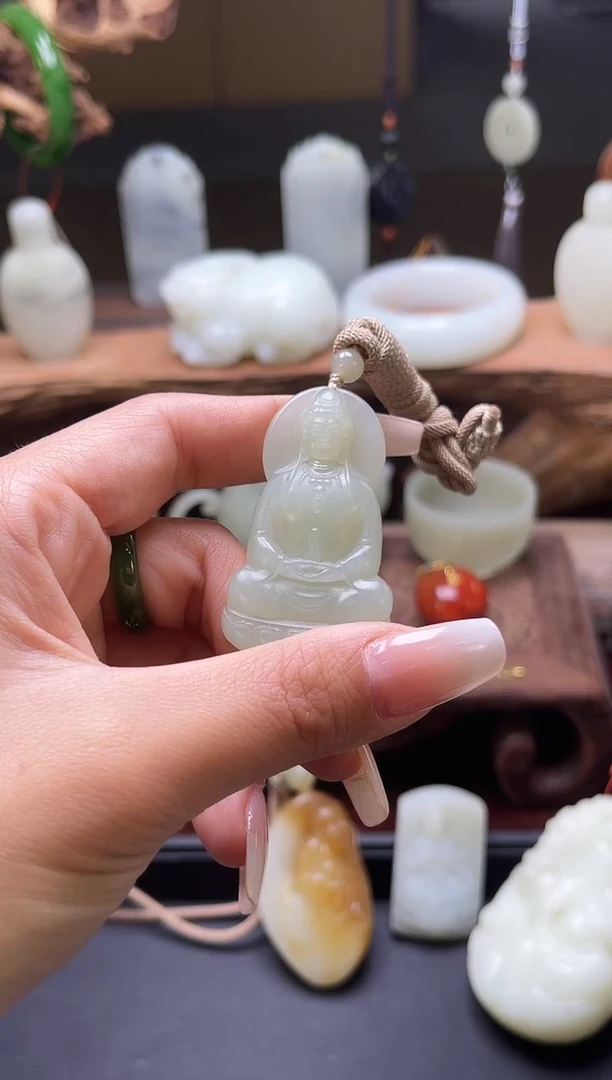 【闪购商品】和田玉吊坠未镶嵌且末青白观音正装多样性发一