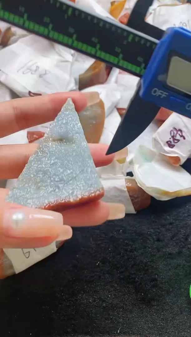 翡翠裸石翡翠挂件裸石