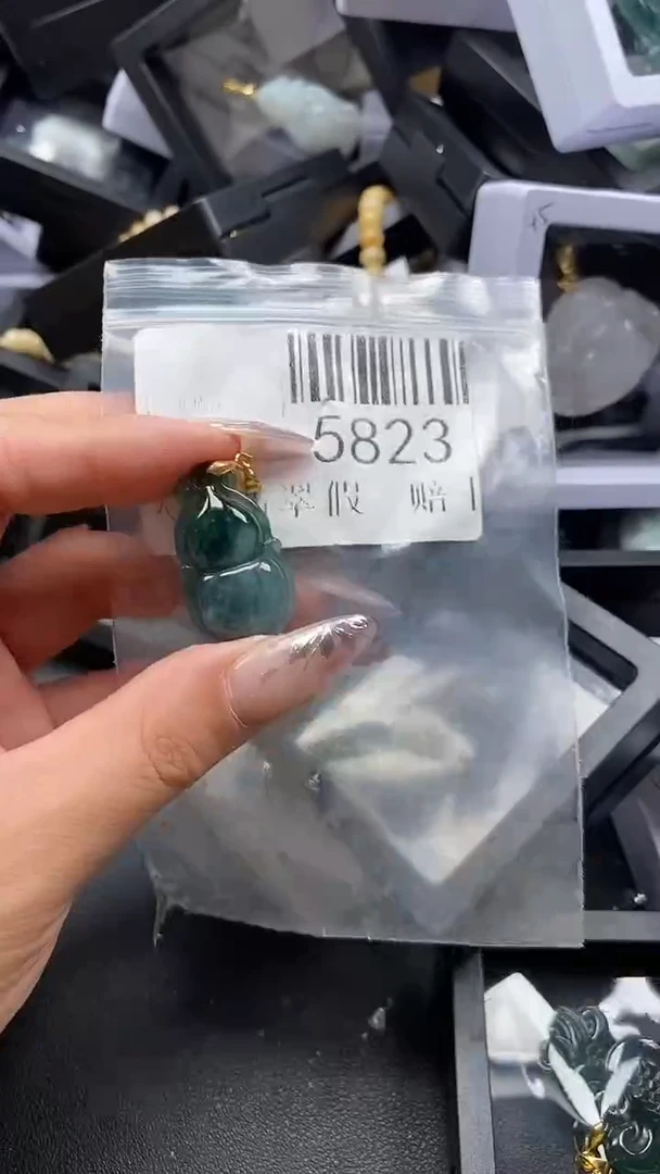 吊坠(不含链)未镶嵌翡翠5823