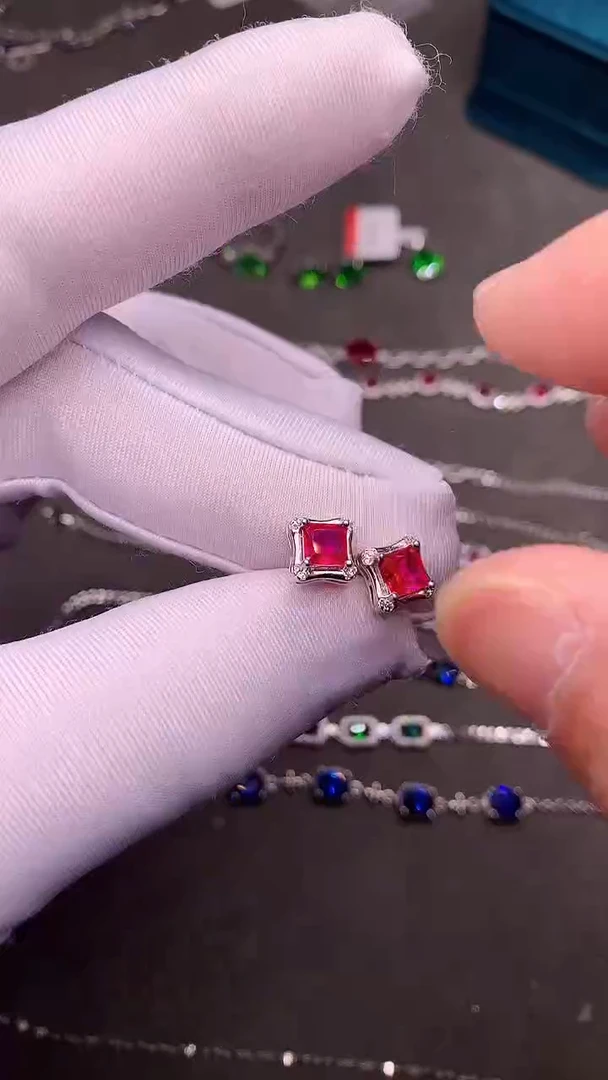 【闪购商品】红宝石耳饰银S925镶嵌.....