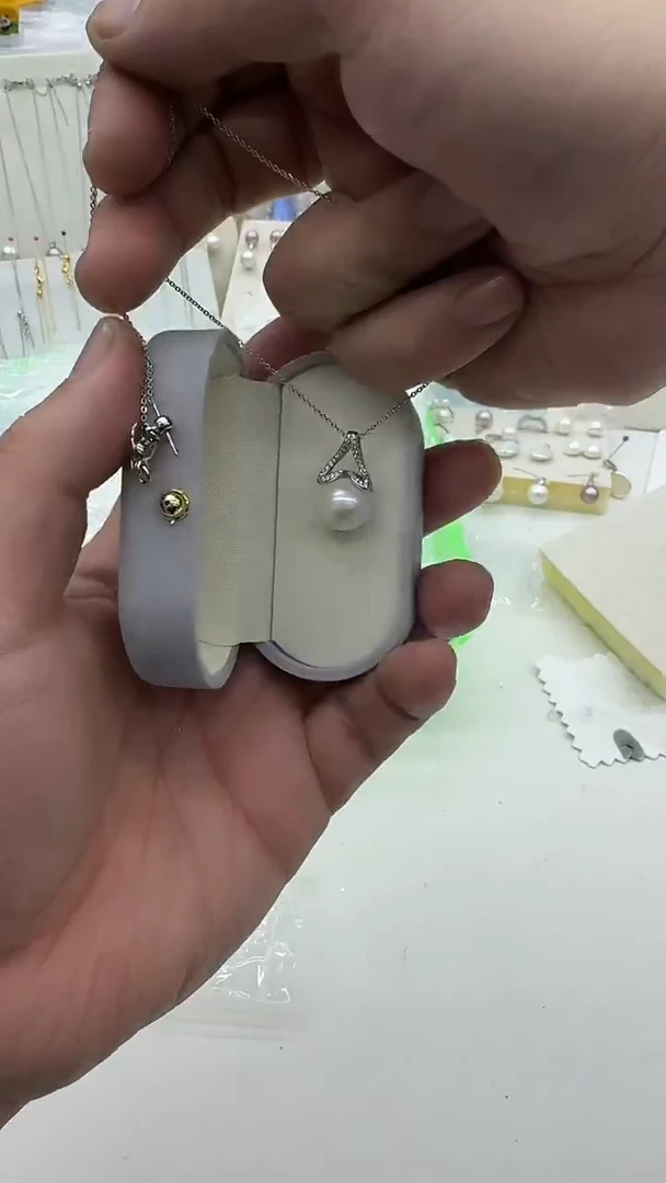 吊坠(赠链)银S925镶嵌淡水珍珠12-13mm 鱼尾扣-孤品