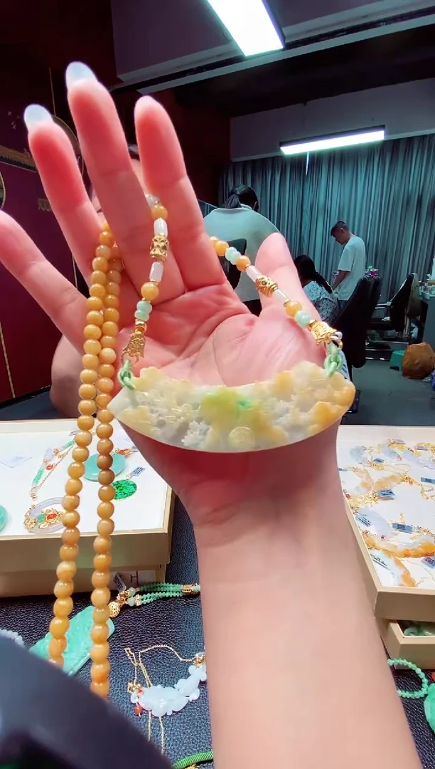 翡翠未镶嵌颈饰翡翠吊坠