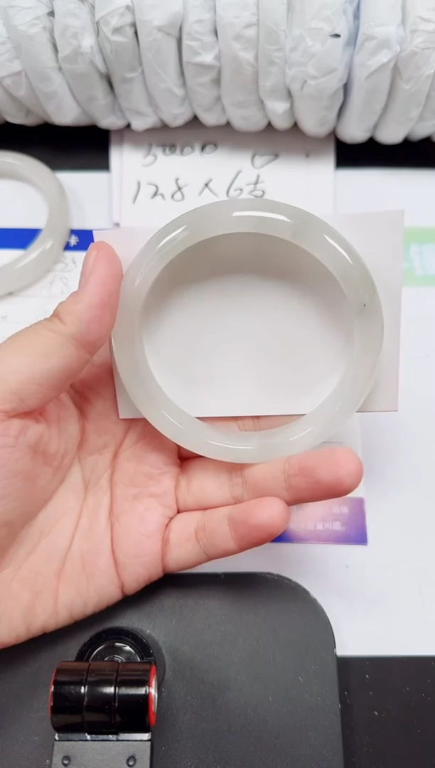 石英质玉手镯未镶嵌236-62/63