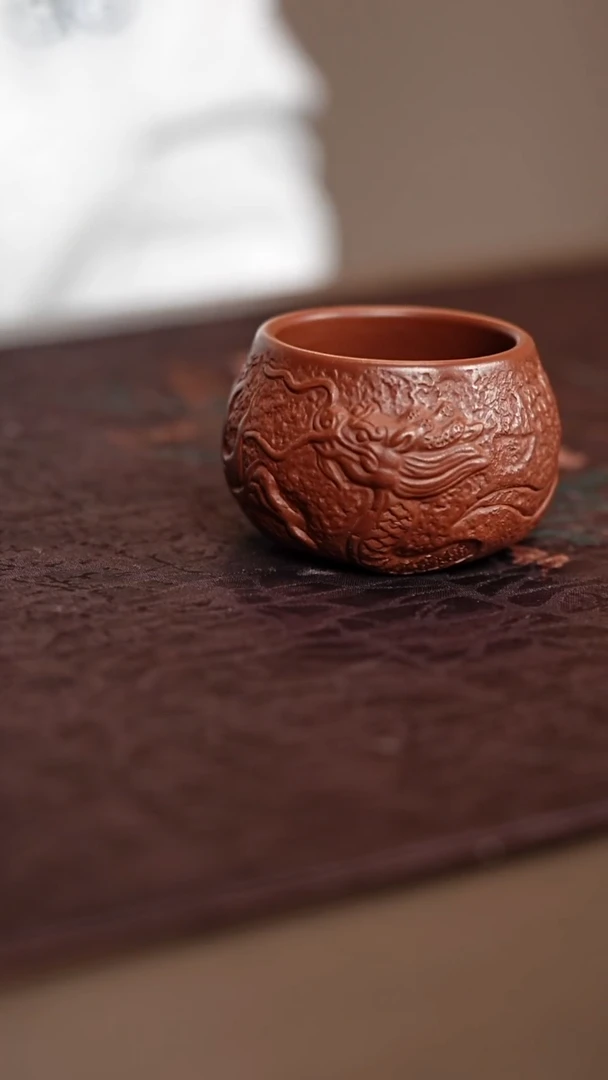 紫砂茶宠朱泥主人杯龙杯