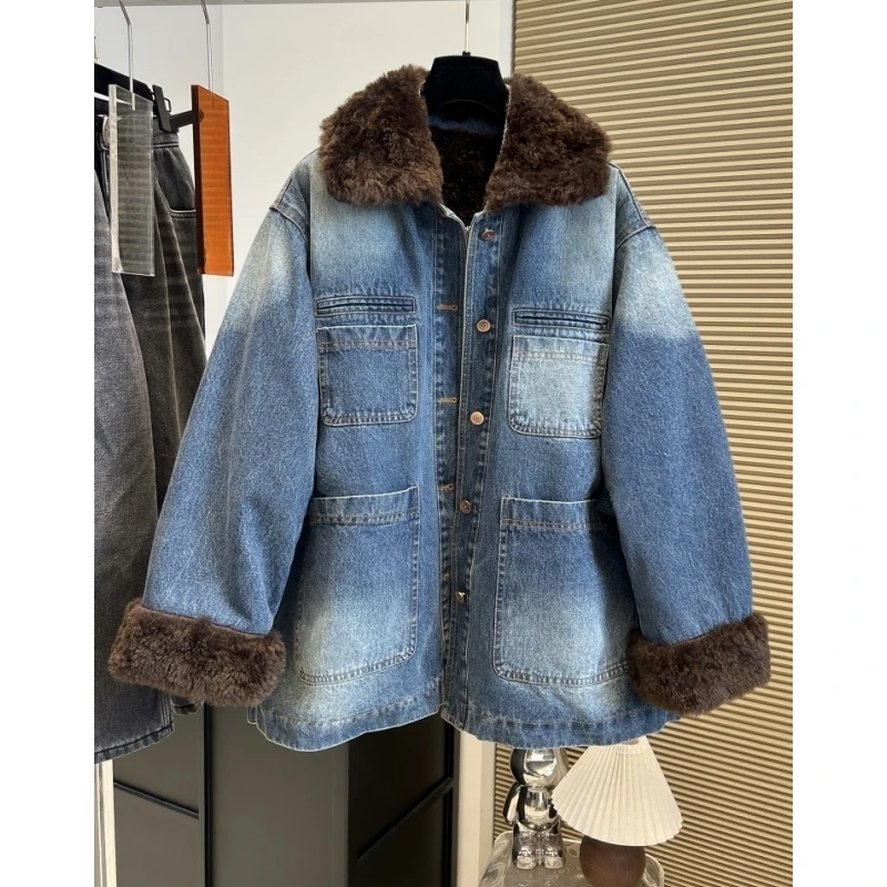超好看毛茸茸内里保暖牛仔外套女水洗做旧复古多口袋2025冬季新款