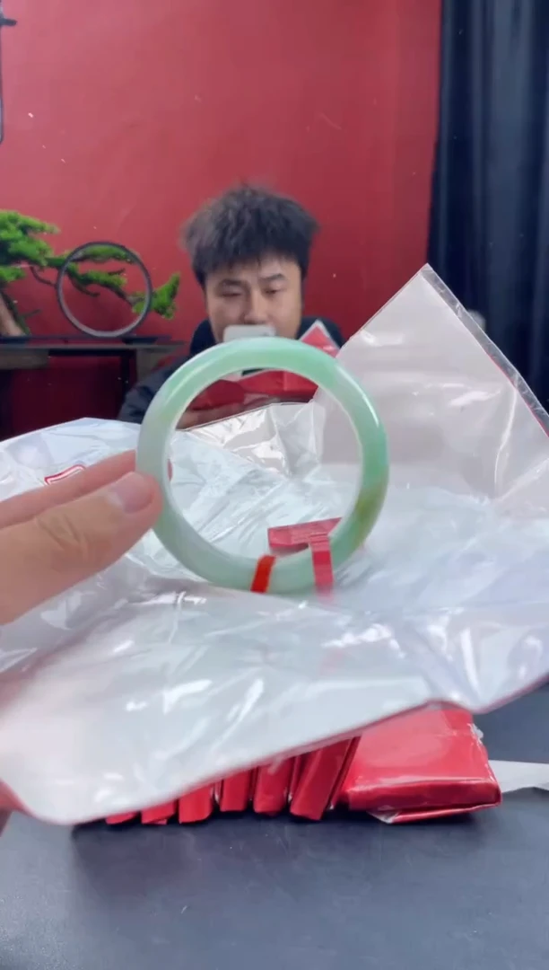 未镶嵌手镯翡翠3