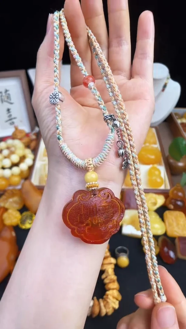 未镶嵌琥珀珠宝奇石柒月