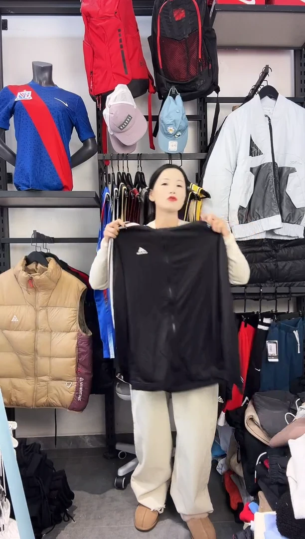 233闪购编码  阿迪运动卫衣裤以直播间过款为准 尺码.170