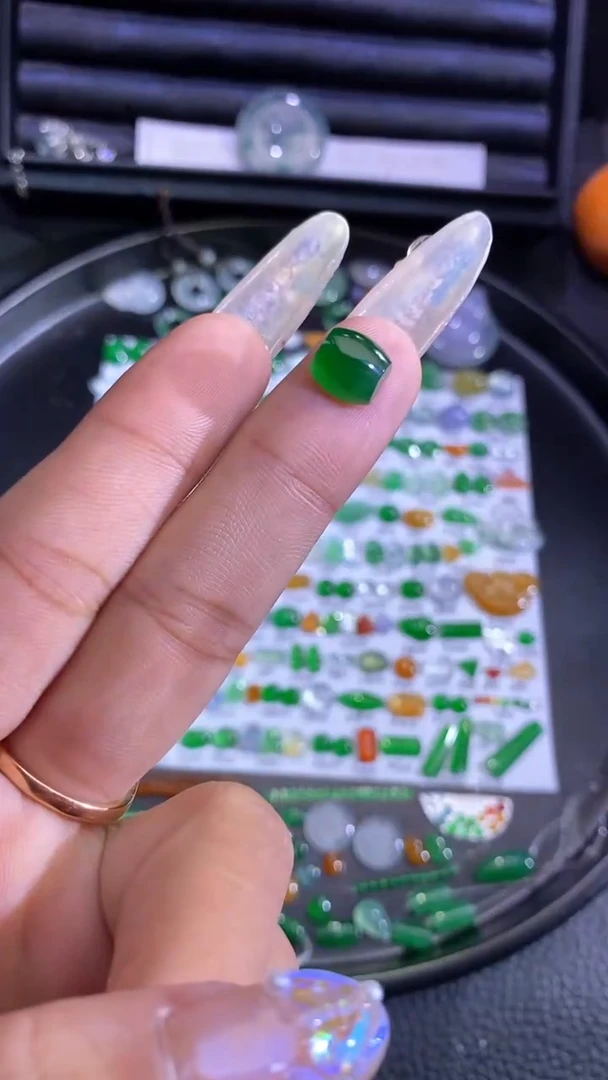 未镶嵌挂件翡翠珠子