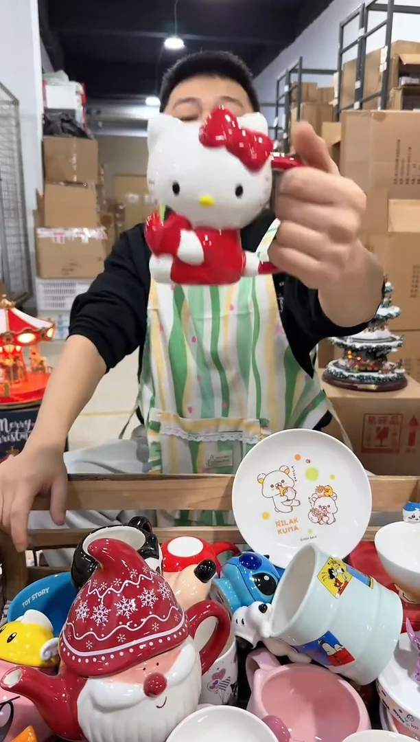 瓷片kt猫抱苹果水杯