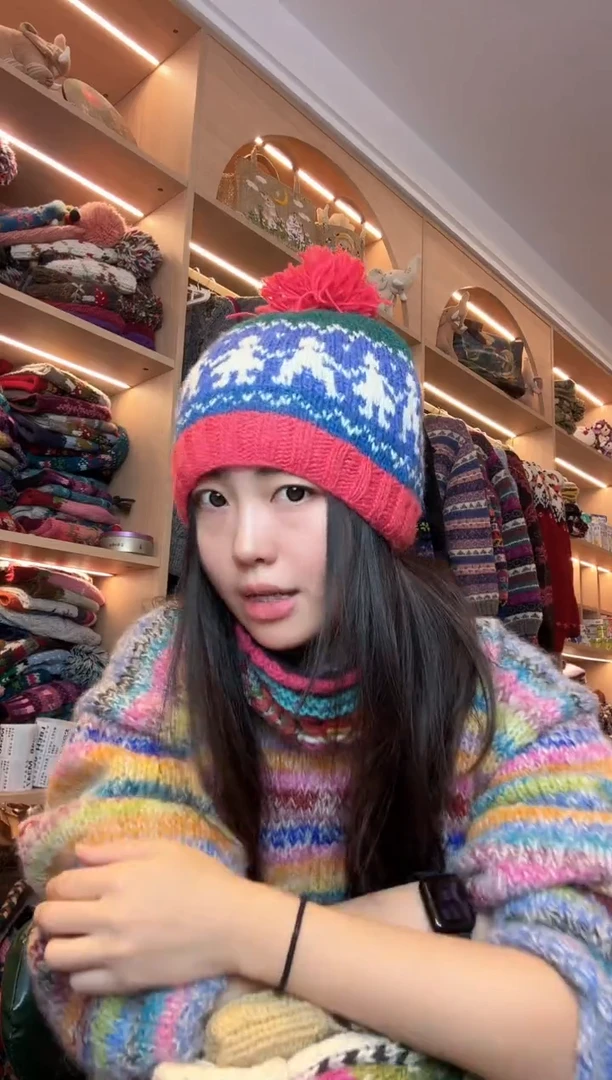 羊毛手拉手单球帽