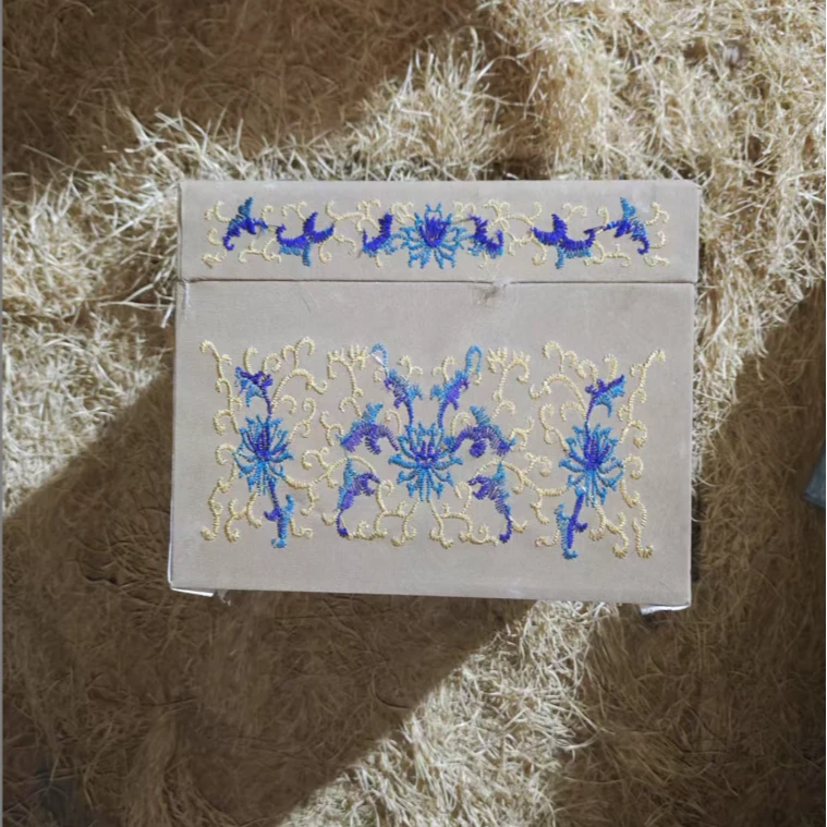 1个开封次修小正方形小和子摆件链接