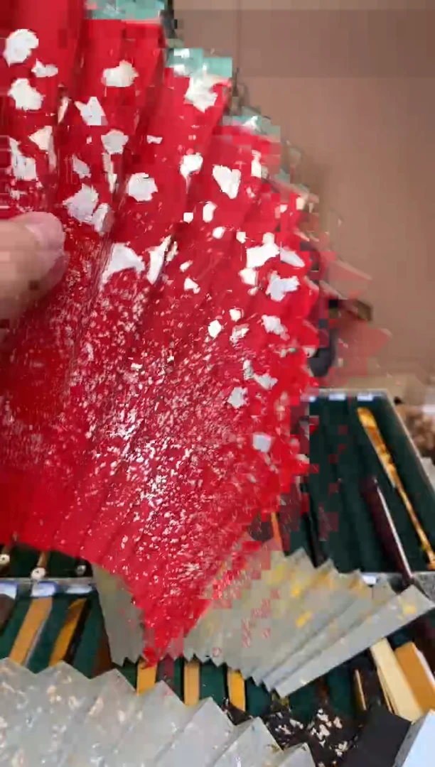 【闪购商品】扇子绿色和红色铲子的扇面