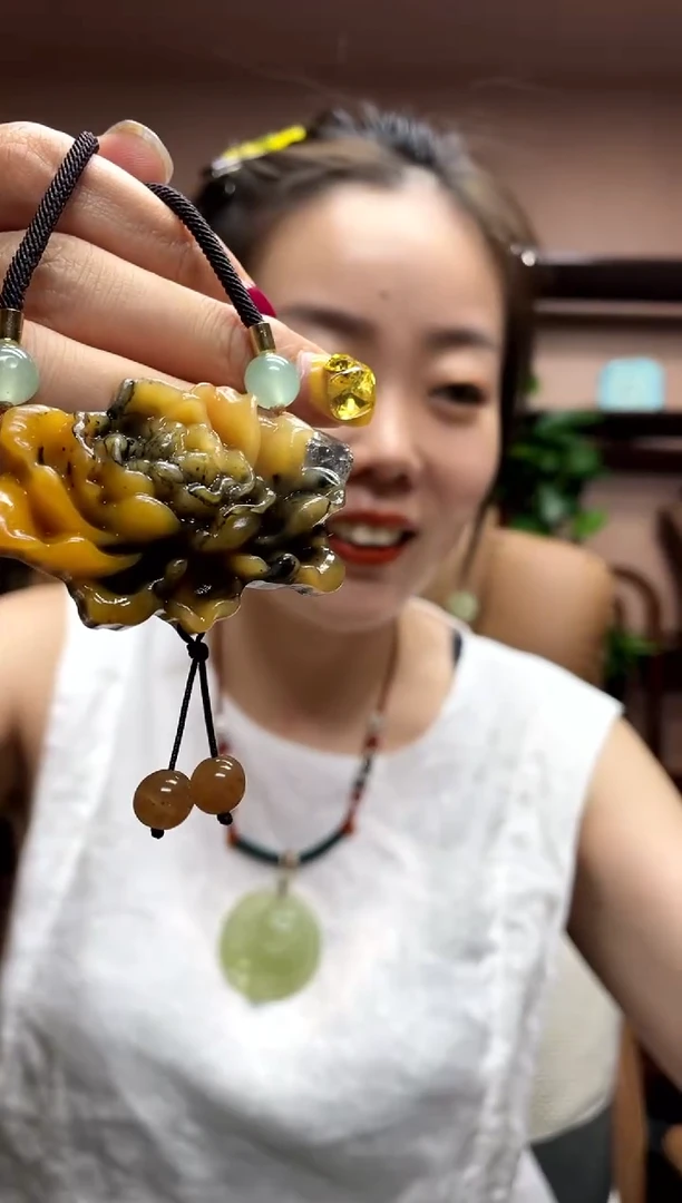 岫玉未镶嵌吊坠·