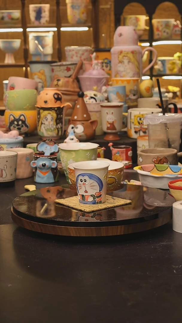景德镇釉下彩绘设计师款式陶瓷