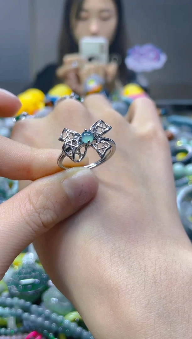 翡翠未镶嵌颈饰/B/翡翠A货，一件也可是批发价