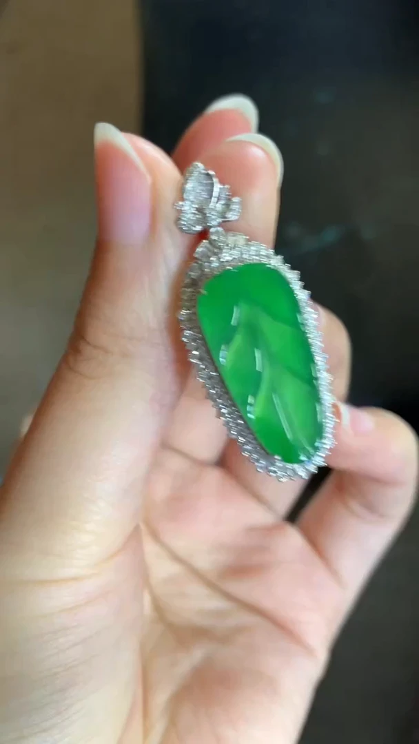 吊坠(不含链)18K金镶嵌翡翠吊坠