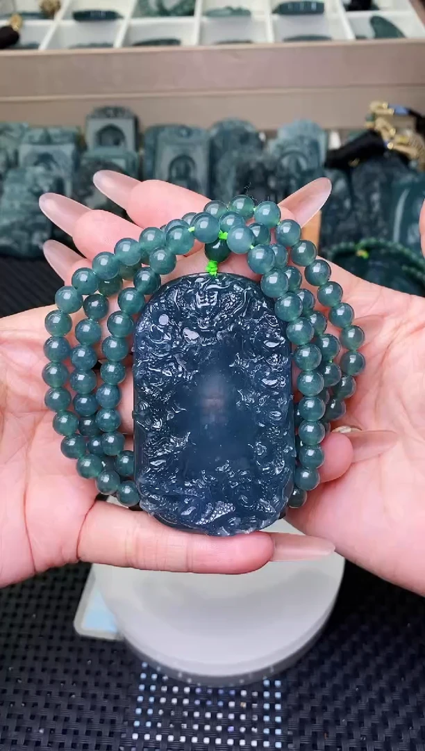 颈饰未镶嵌翡翠