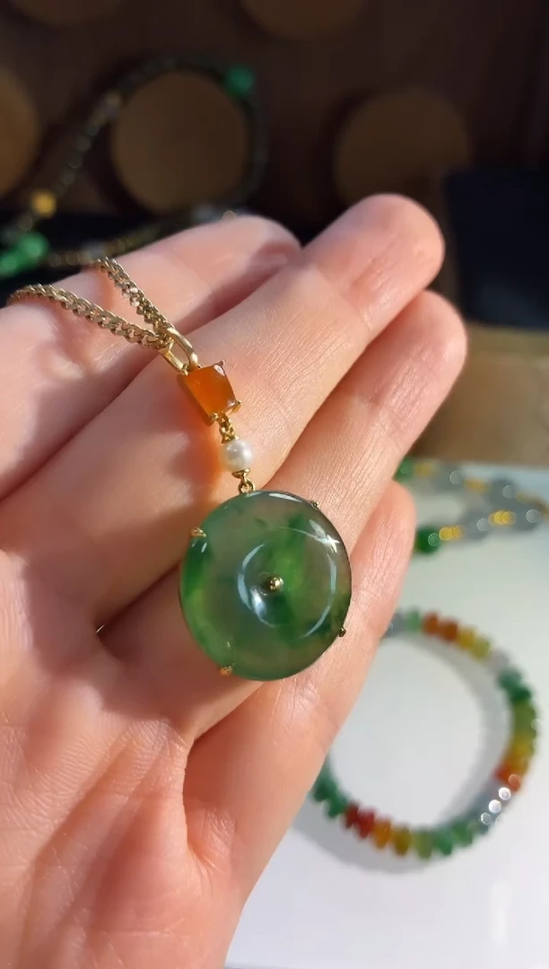 吊坠(不含链)18K金镶嵌翡翠吊坠