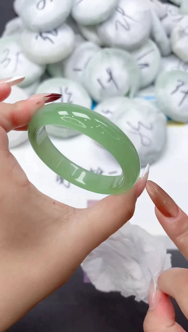 未镶嵌手镯石英质玉79-58.6