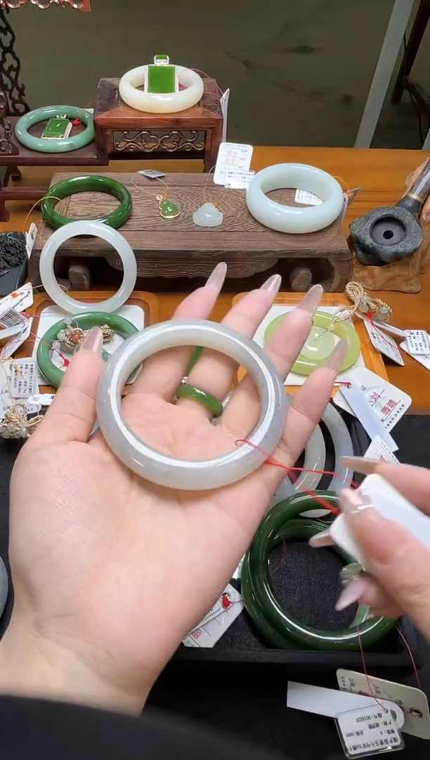 未镶嵌手镯和田玉瑾**琅新疆黑山 58+圈