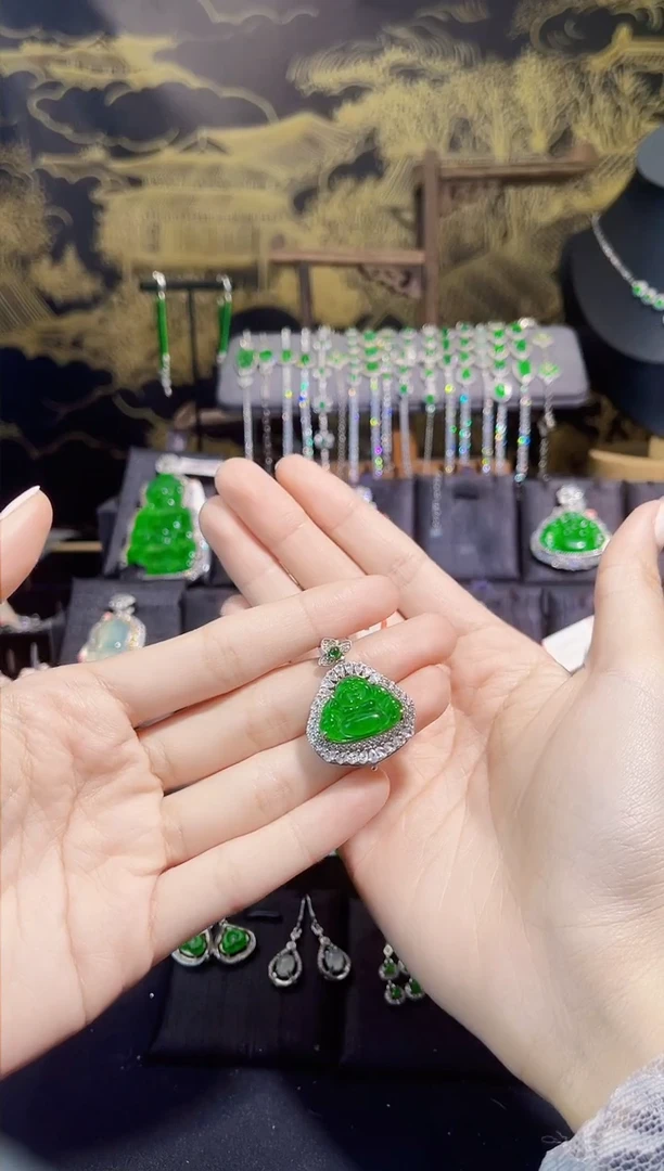 【闪购商品】翡翠颈饰银S925镶嵌佛公吊坠