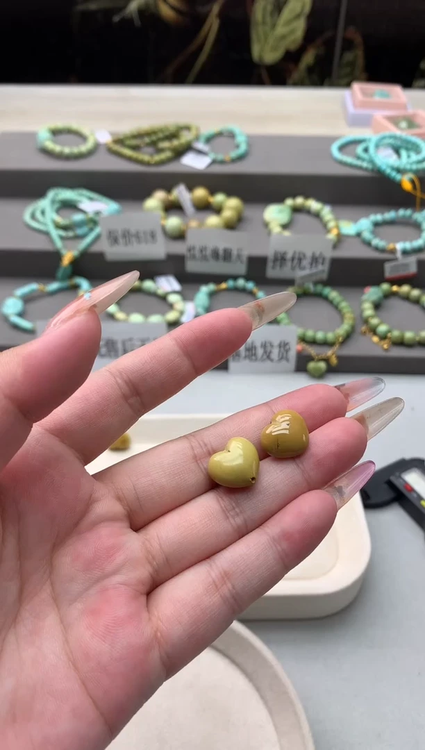 绿松石未镶嵌雕刻一对C16