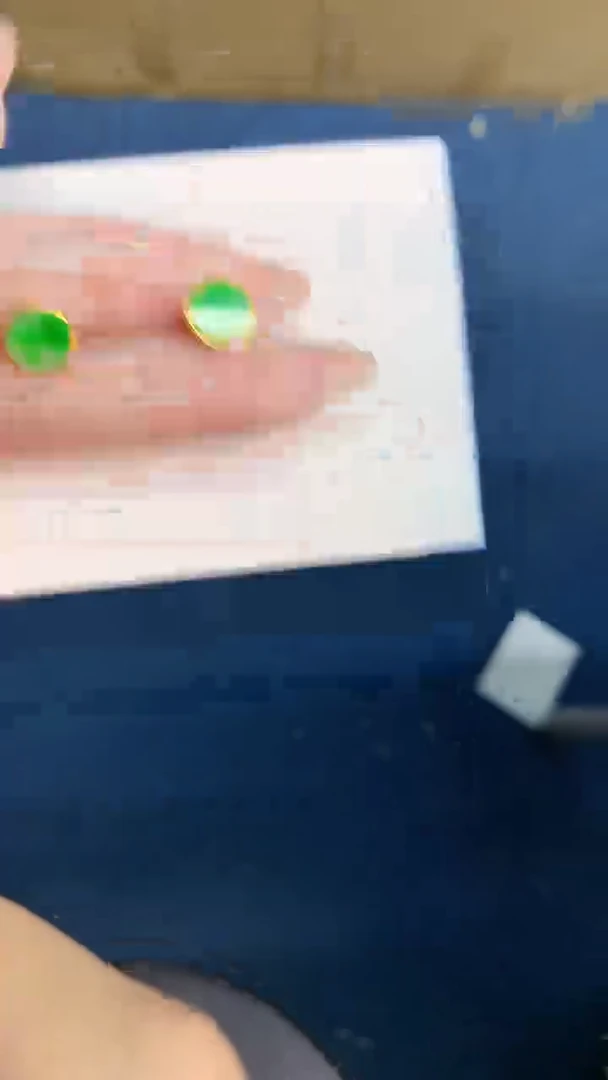 翡翠未镶嵌颈饰           1