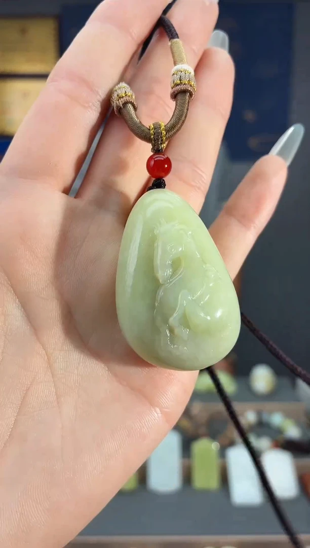 颈饰未镶嵌和田玉1