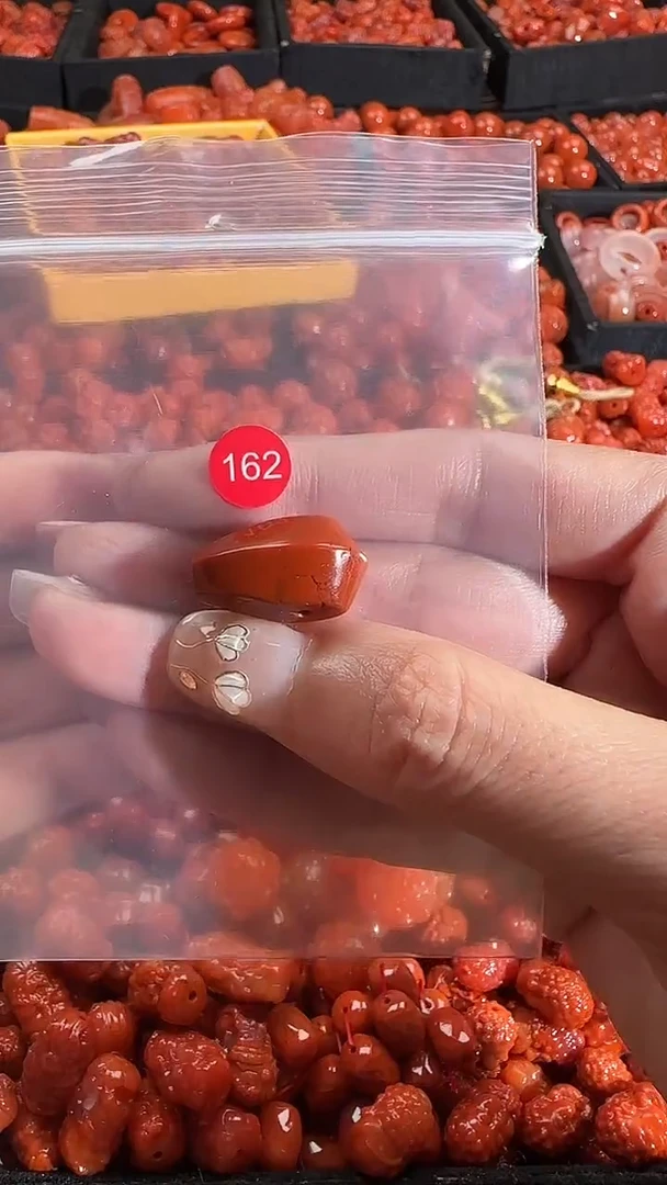 颈饰未镶嵌南红玛瑙1