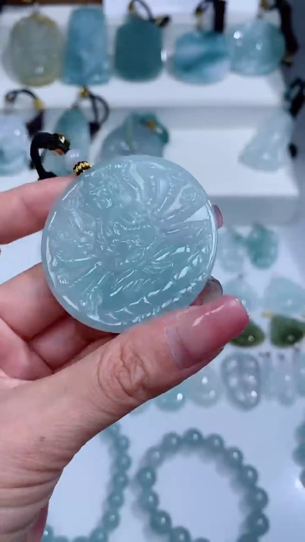 翡翠未镶嵌颈饰吊坠