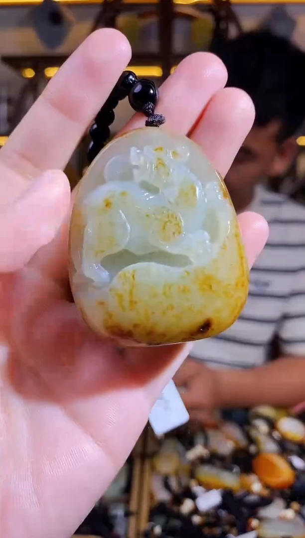 和田玉未镶嵌颈饰1