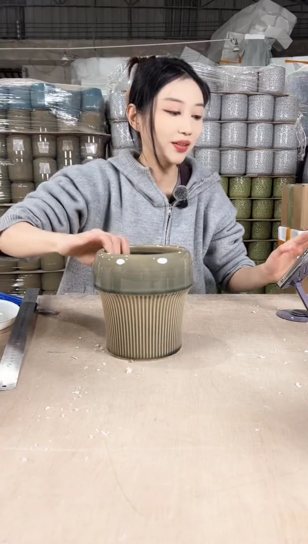 【闪购商品】陶瓷圆口半条纹裂纹绿小号14x16