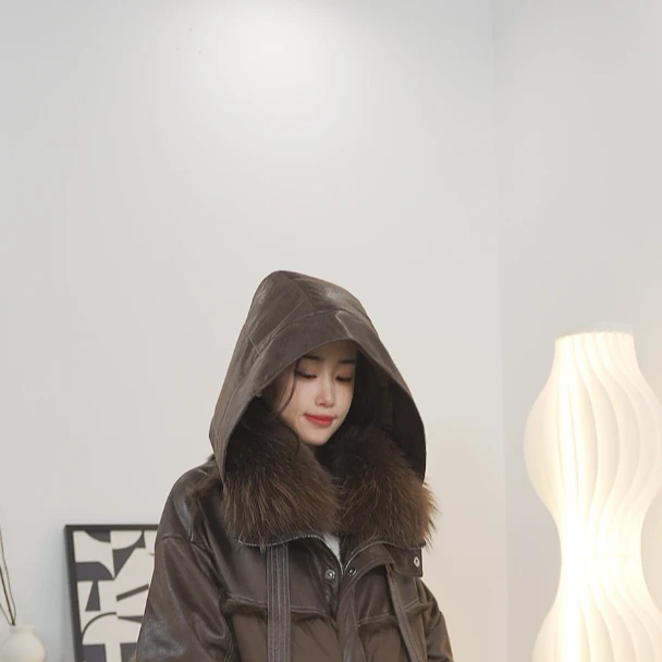 2024秋冬新款皮草大衣设计皮毛一体貉子毛领白鹅绒服女皮草外套