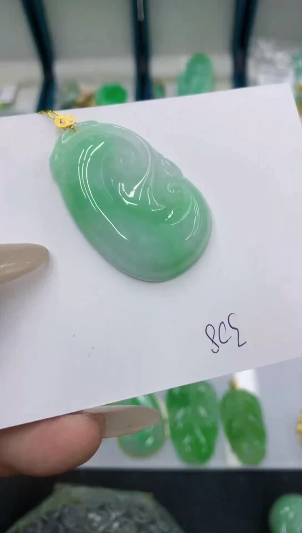 颈饰18K金镶嵌翡翠111111